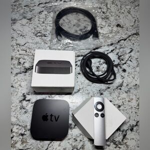 Apple TV 2nd Gen A1378 w/ Remote, HDMI, Power Cable & Box (READ DESCRIPTION)